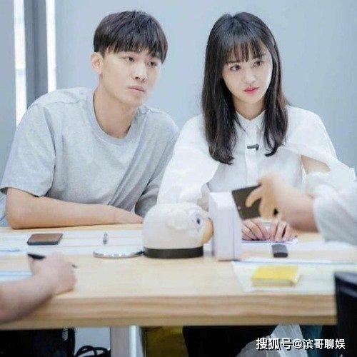 娱乐吃瓜热议,吃瓜群众狂欢,揭秘明星幕后故事 第3张 娱乐吃瓜热议,吃瓜群众狂欢,揭秘明星幕后故事 第3张